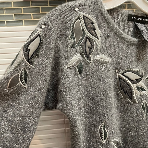 Silk/Wool oversized sweater grey floral faux leather floral S - Picture 12 of 13